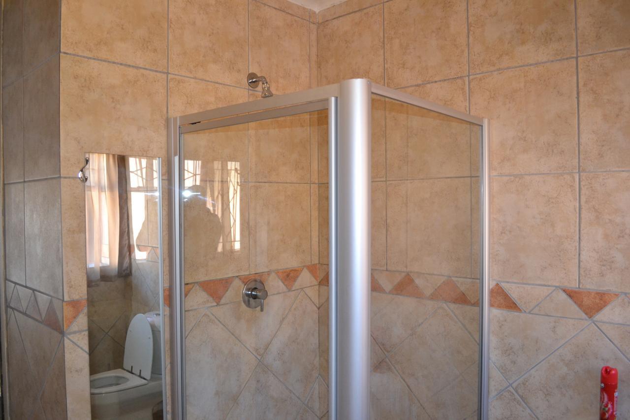 Oasis Of Life Guest House Witbank Ngoại thất bức ảnh