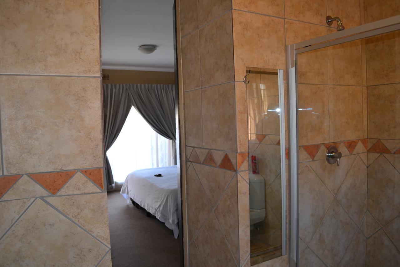 Oasis Of Life Guest House Witbank Ngoại thất bức ảnh