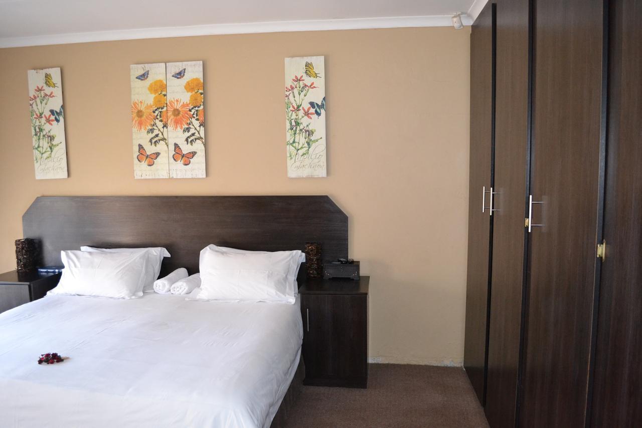Oasis Of Life Guest House Witbank Ngoại thất bức ảnh