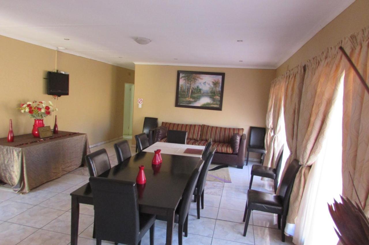 Oasis Of Life Guest House Witbank Ngoại thất bức ảnh
