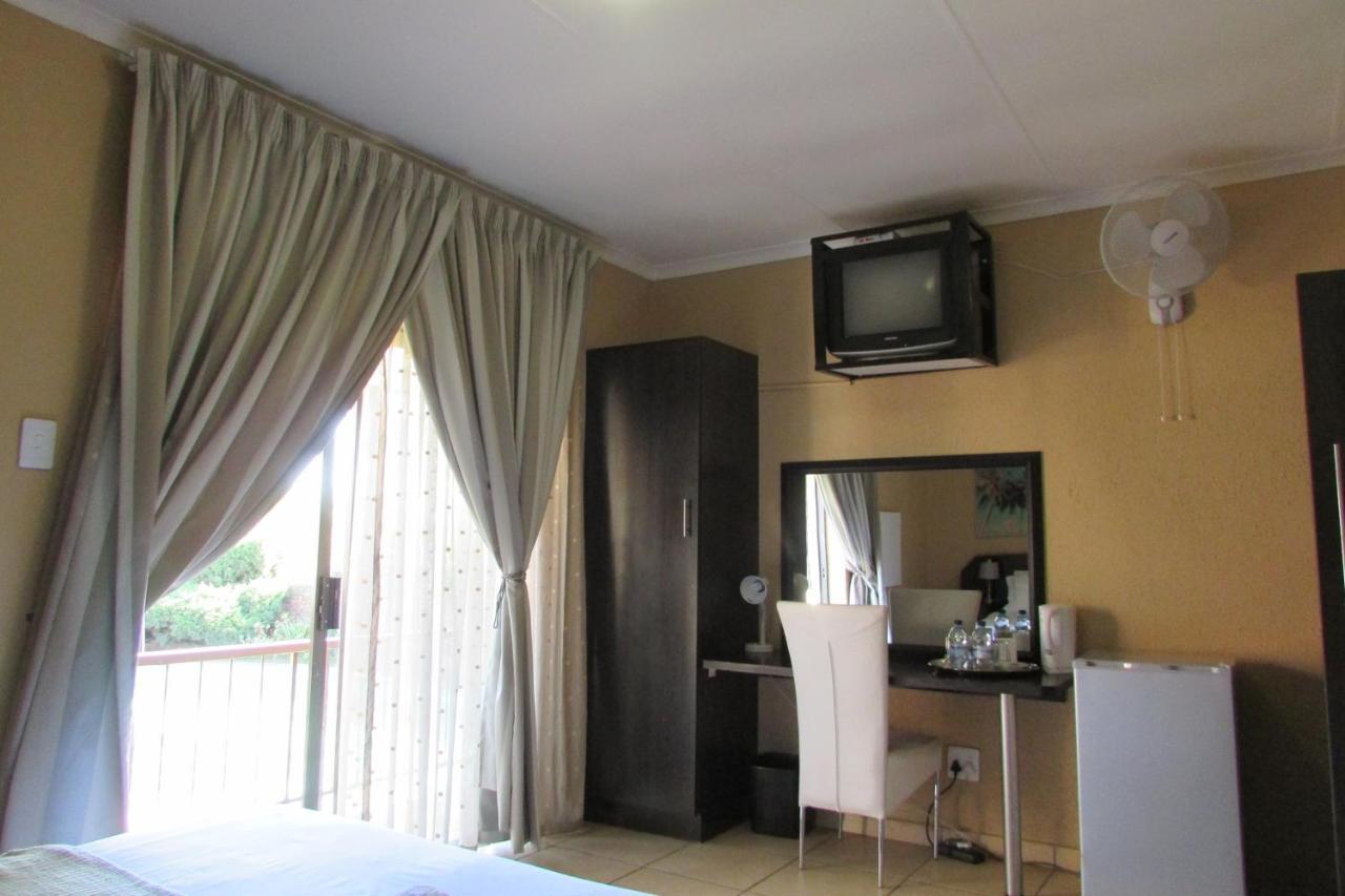 Oasis Of Life Guest House Witbank Ngoại thất bức ảnh
