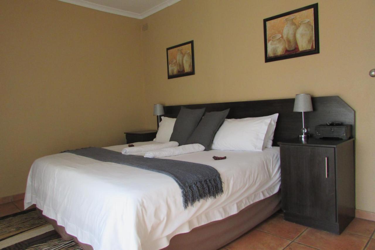 Oasis Of Life Guest House Witbank Ngoại thất bức ảnh
